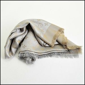 Louis Vuitton  MONOGRAM SHINE SHAWL